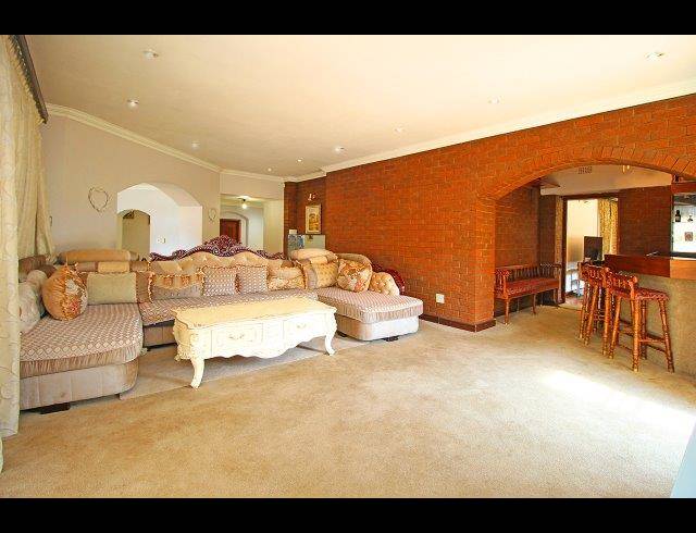 5 BEDROOM HOUSE FOR SALE IN BRUMA